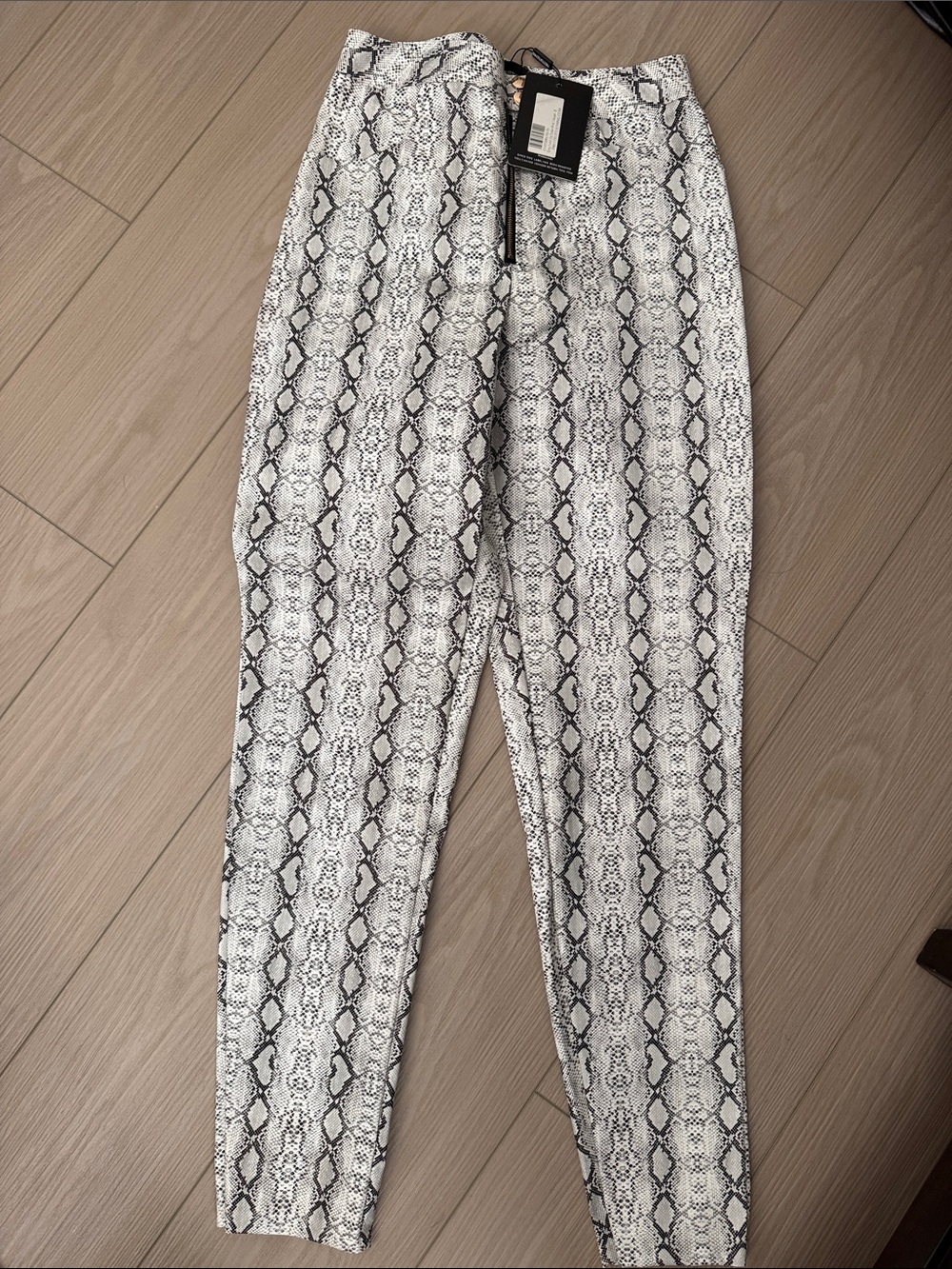 PrettyLittleThing White and Black Snake-Print Joggers